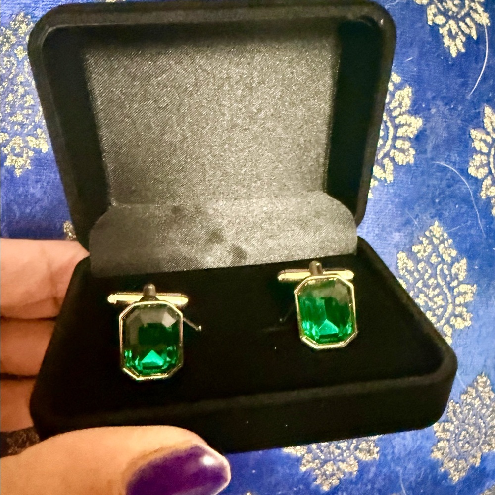 Elegant Green Gemstone cuff links